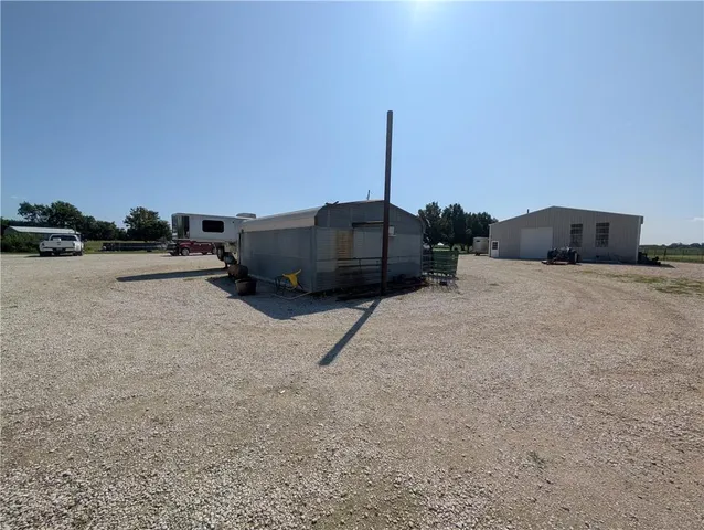$550,000 | 1013 2400th Street, La Harpe, KS 66751