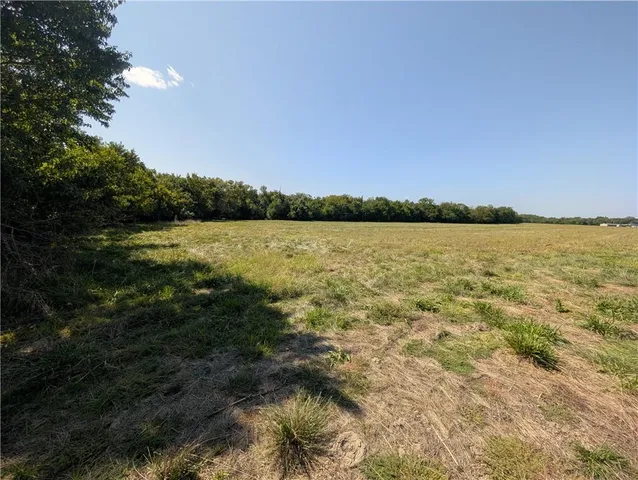 $550,000 | 1013 2400th Street, La Harpe, KS 66751