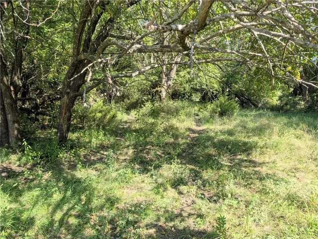 $550,000 | 1013 2400th Street, La Harpe, KS 66751