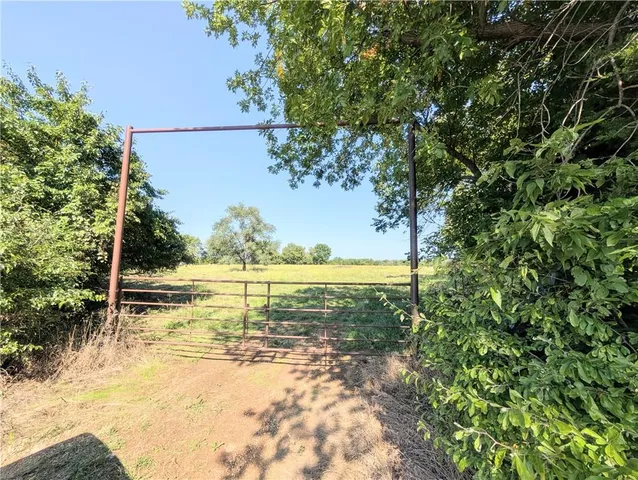 $550,000 | 1013 2400th Street, La Harpe, KS 66751