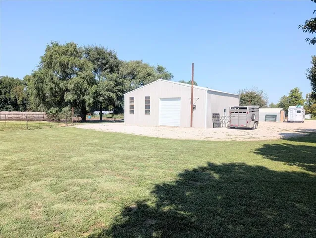 $550,000 | 1013 2400th Street, La Harpe, KS 66751