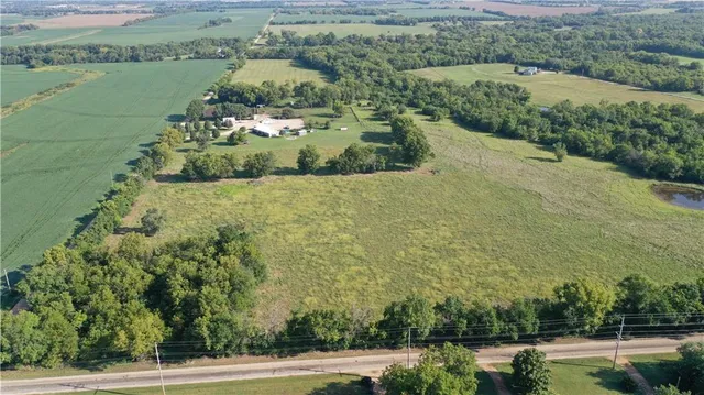 $550,000 | 1013 2400th Street, La Harpe, KS 66751