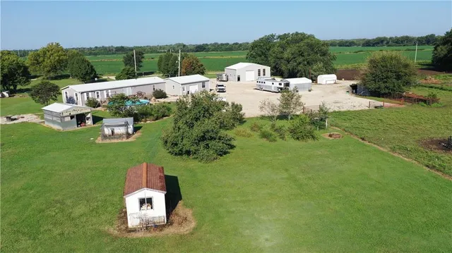 $550,000 | 1013 2400th Street, La Harpe, KS 66751