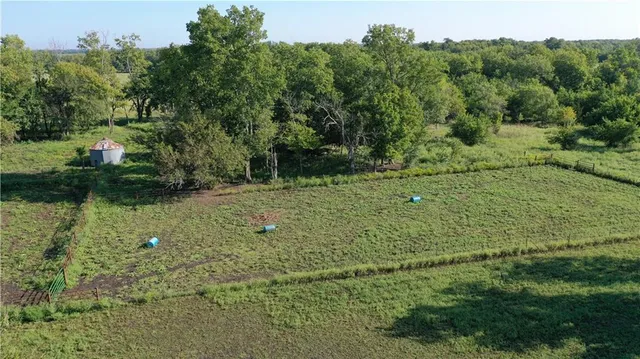 $550,000 | 1013 2400th Street, La Harpe, KS 66751