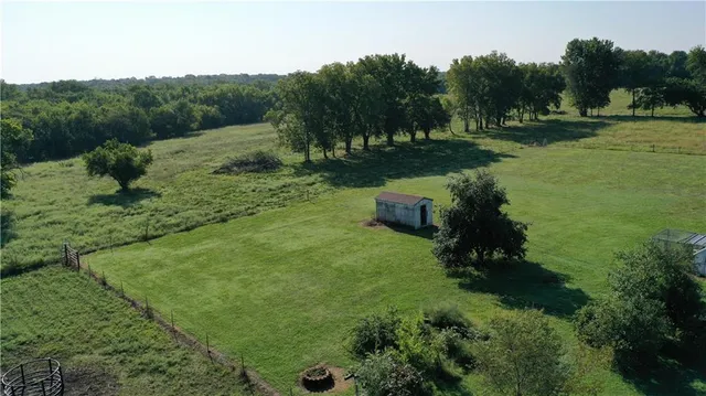 $550,000 | 1013 2400th Street, La Harpe, KS 66751