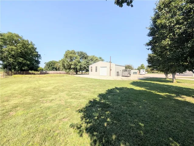 $550,000 | 1013 2400th Street, La Harpe, KS 66751