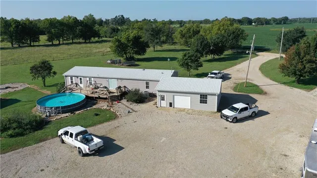 $550,000 | 1013 2400th Street, La Harpe, KS 66751