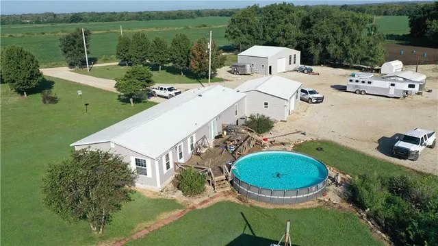 $550,000 | 1013 2400th Street, La Harpe, KS 66751