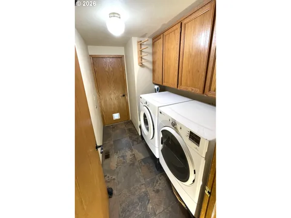 $674,900 | 1945 Sunrise Boulevard, Eugene, OR 97405