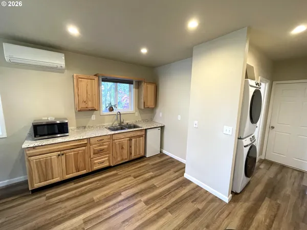 $674,900 | 1945 Sunrise Boulevard, Eugene, OR 97405