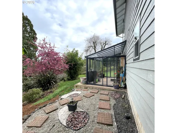 $674,900 | 1945 Sunrise Boulevard, Eugene, OR 97405