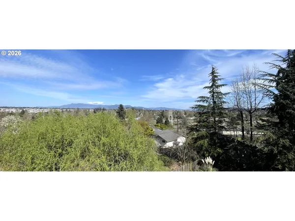 $674,900 | 1945 Sunrise Boulevard, Eugene, OR 97405