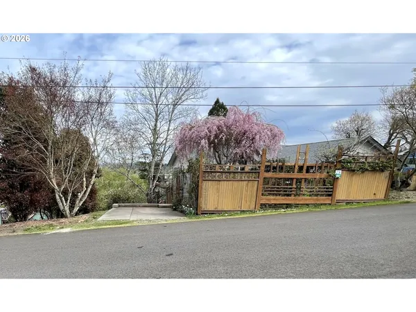 $674,900 | 1945 Sunrise Boulevard, Eugene, OR 97405
