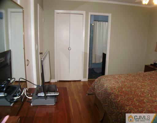 14 Barlow Road Edison, NJ 08817 - Photo 10 of 16 a view of a room with gym equipment