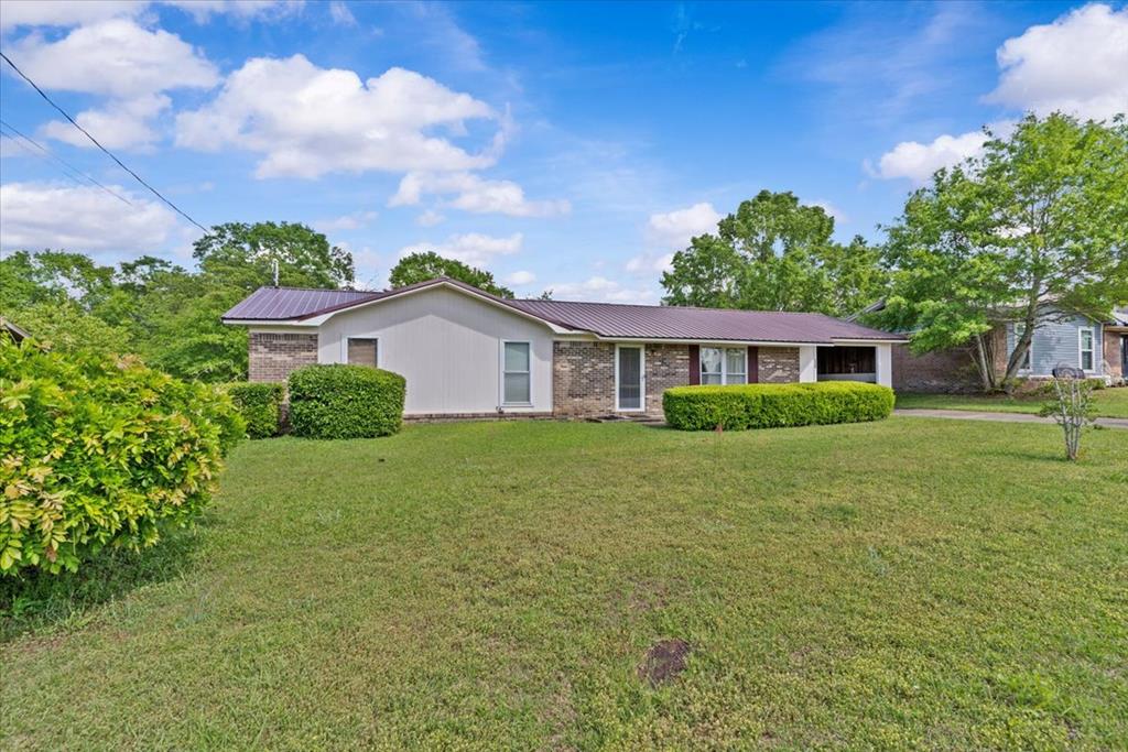 101 Caladium Road Dothan, AL 36301 - Photo 1 of 1 Main View