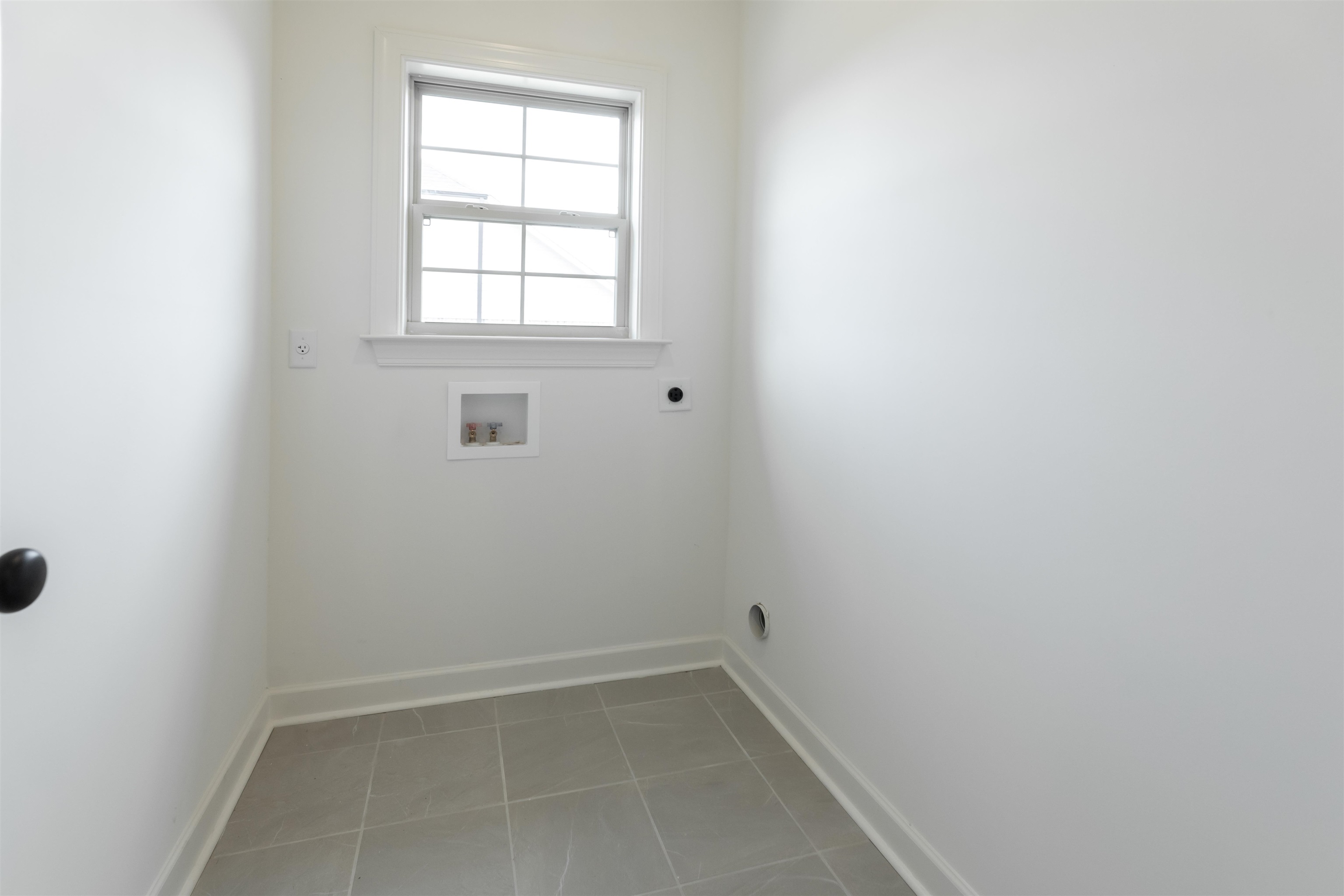 95 Misty Rdg Loop Oakland, TN 38060 - Photo 19 of 23 an empty room with a window