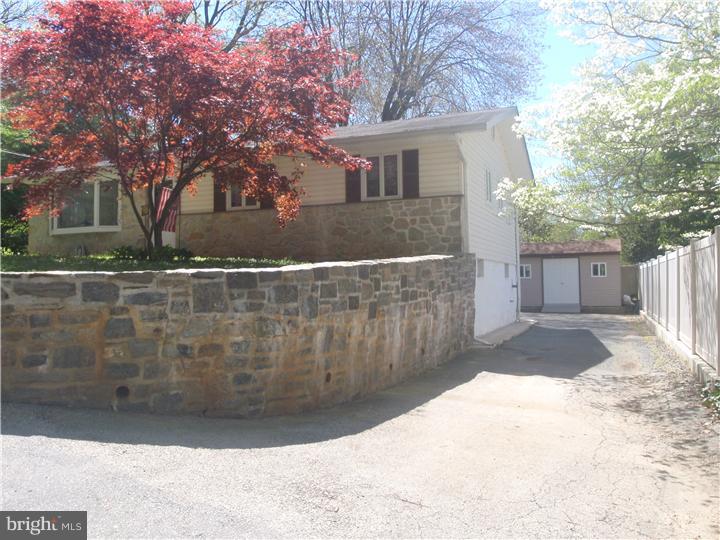 3 Castle Rock Road Newtown Square, PA 19073 - Photo 2 of 25 Driveway