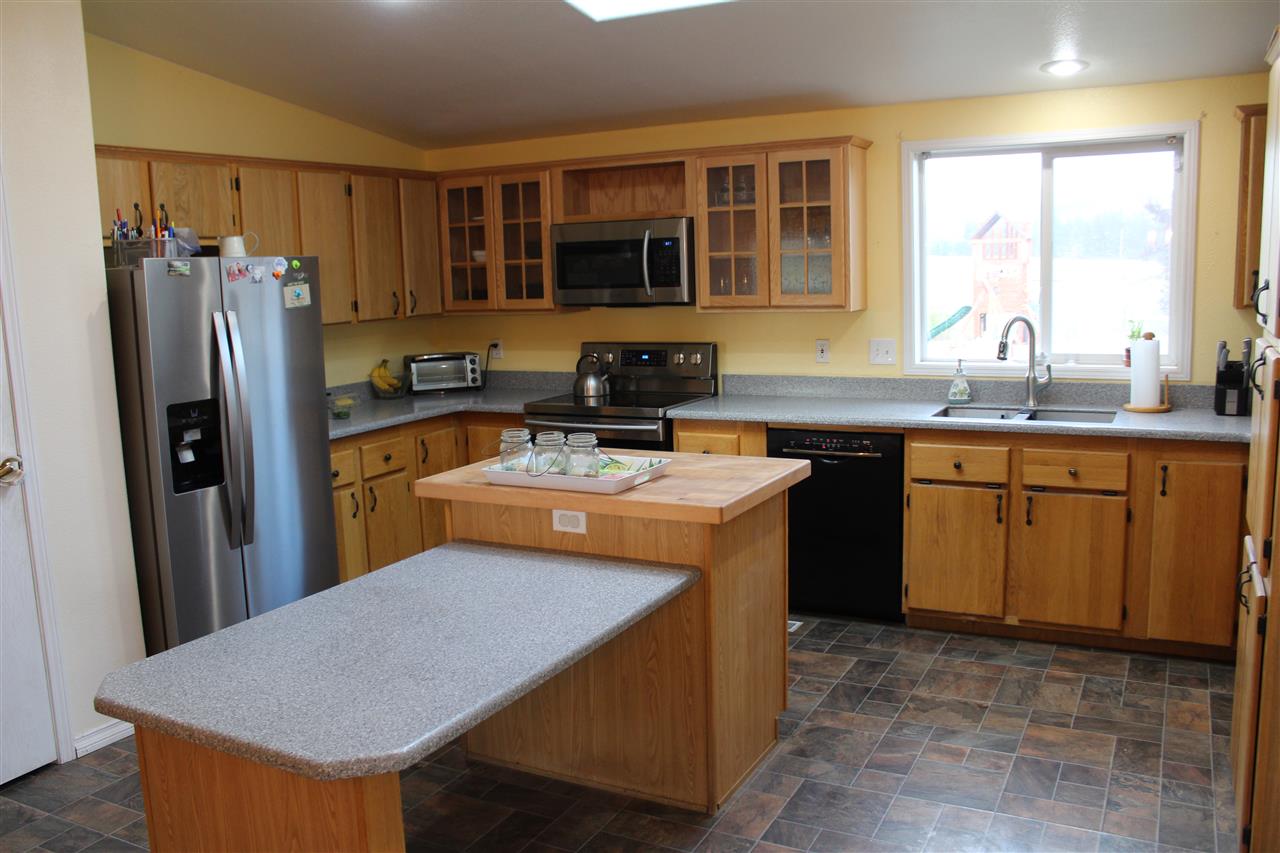 37411 North Elk Chattaroy Road Elk, WA 99009 - Photo 2 of 20