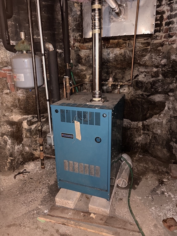 140 South Common Street Lynn, MA 01902 - Photo 6 of 10 a view of entryway