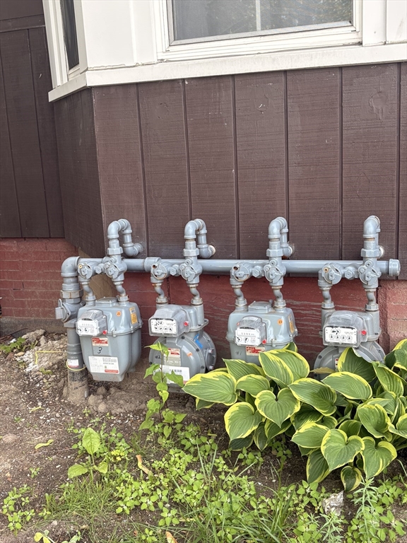 140 South Common Street Lynn, MA 01902 - Photo 7 of 10 a dining room with furniture