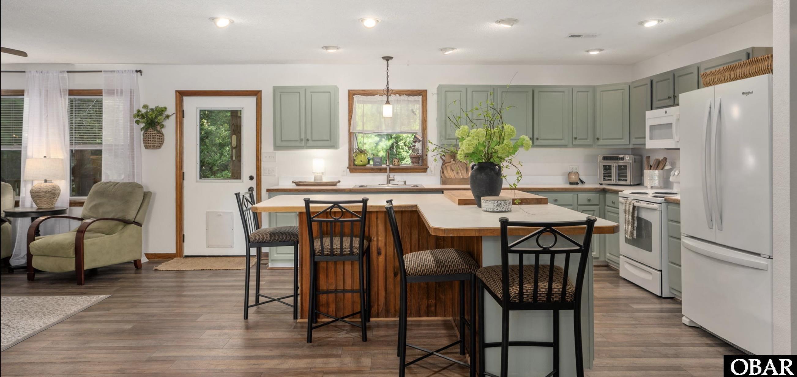 5124 The Woods Road Kitty Hawk, NC 27949 - Photo 8 of 45 Gallery Image 8