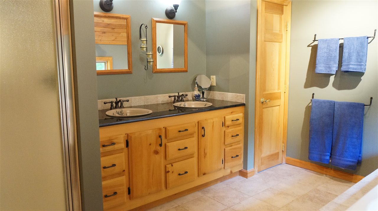 209 Beals Road Bedford, NH 03110 - Photo 35 of 40