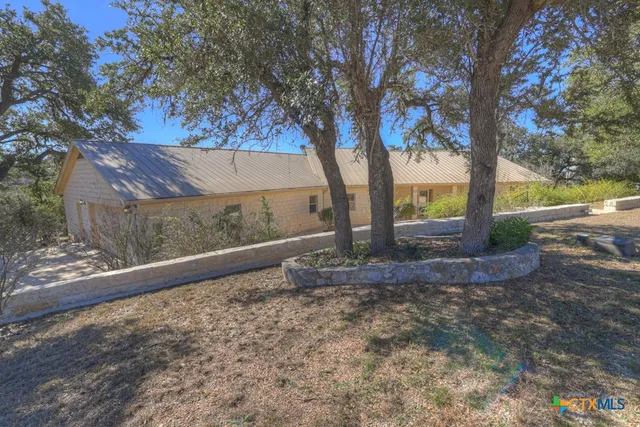 $696,500 | 1221 Sundown Trail, Fischer, TX 78623