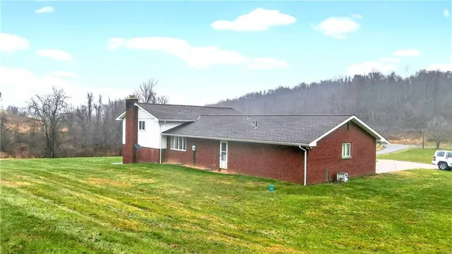 $849,900 | 216 Kopper Kettle Road, Washington, PA 15301