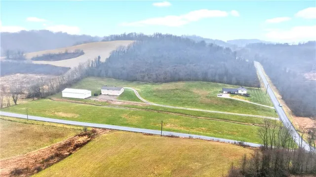 $849,900 | 216 Kopper Kettle Road, Washington, PA 15301