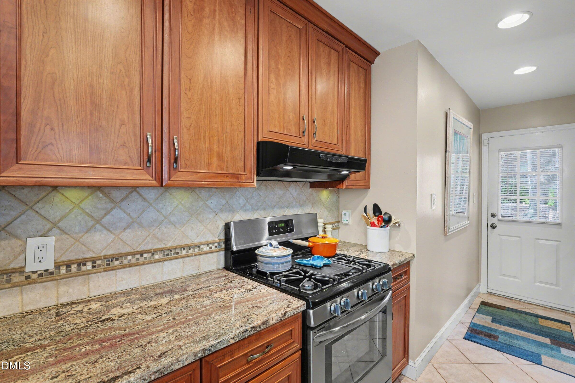 4308 Yates Mill Pond Road Raleigh, NC 27606 - Photo 16 of 31 016_file_2044