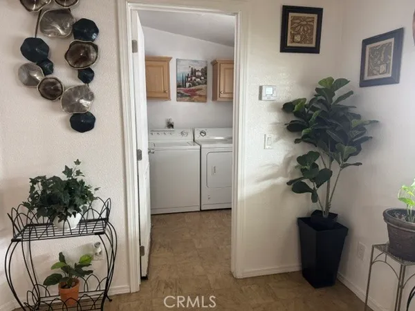 a view of entryway with a flower pot