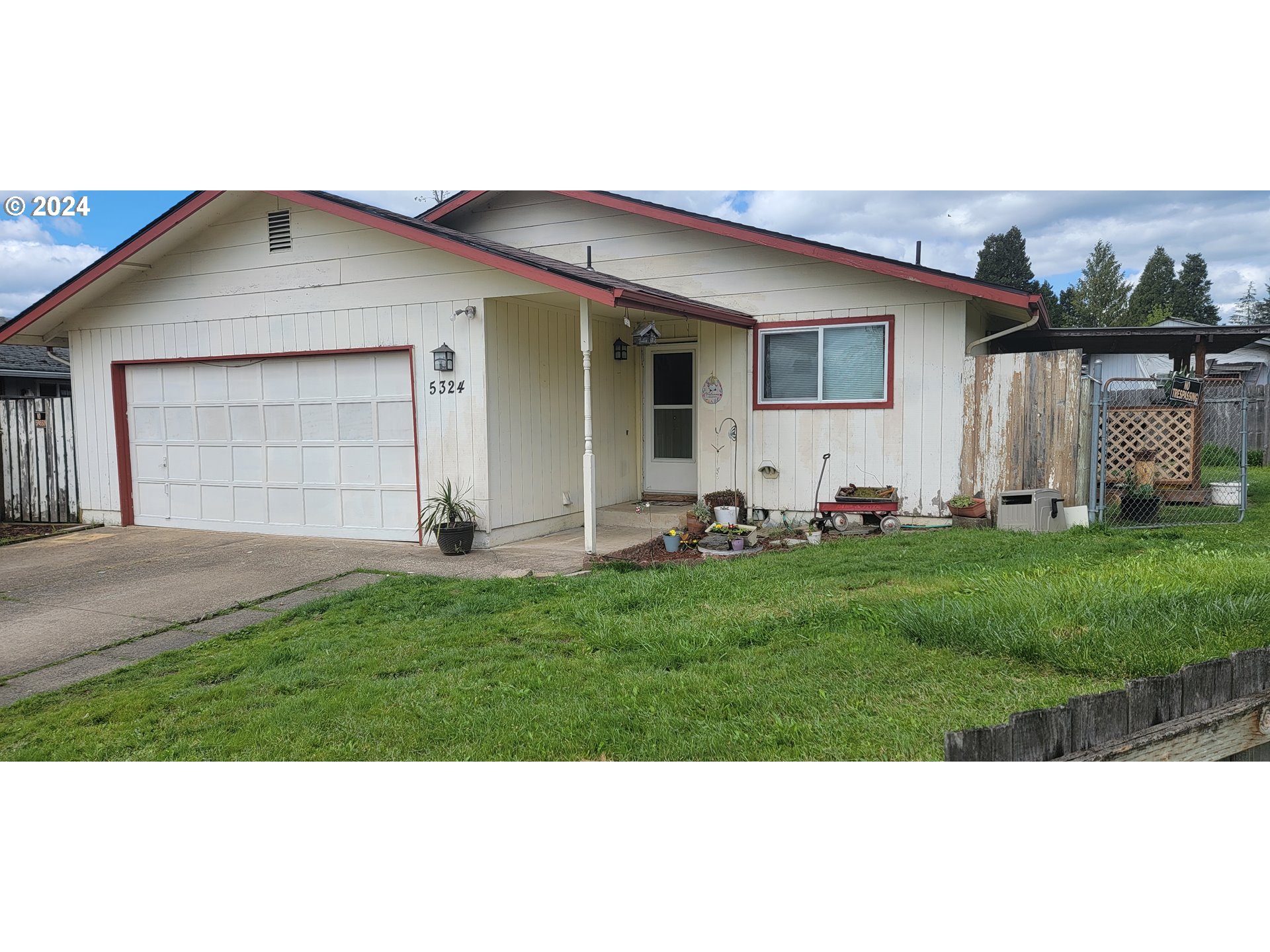 5324 B Street Springfield, OR 97478 - Photo 10 of 13 a view of a backyard of the house