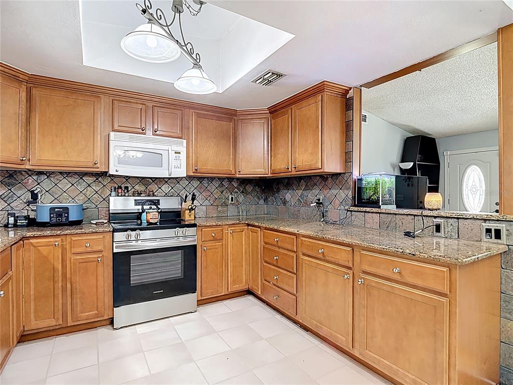 11340 Sally Road Dade City, FL 33525 - Photo 17 of 40 Gallery Image 17