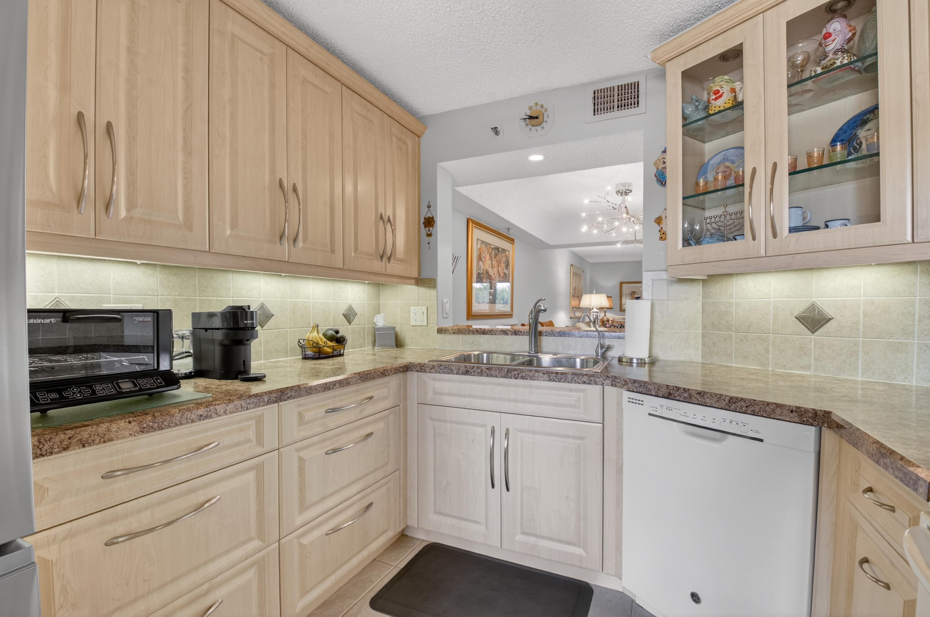 9260 Southwest 14th Street, Unit 2207 Boca Raton, FL 33428 - Photo 6 of 51 Kitchen