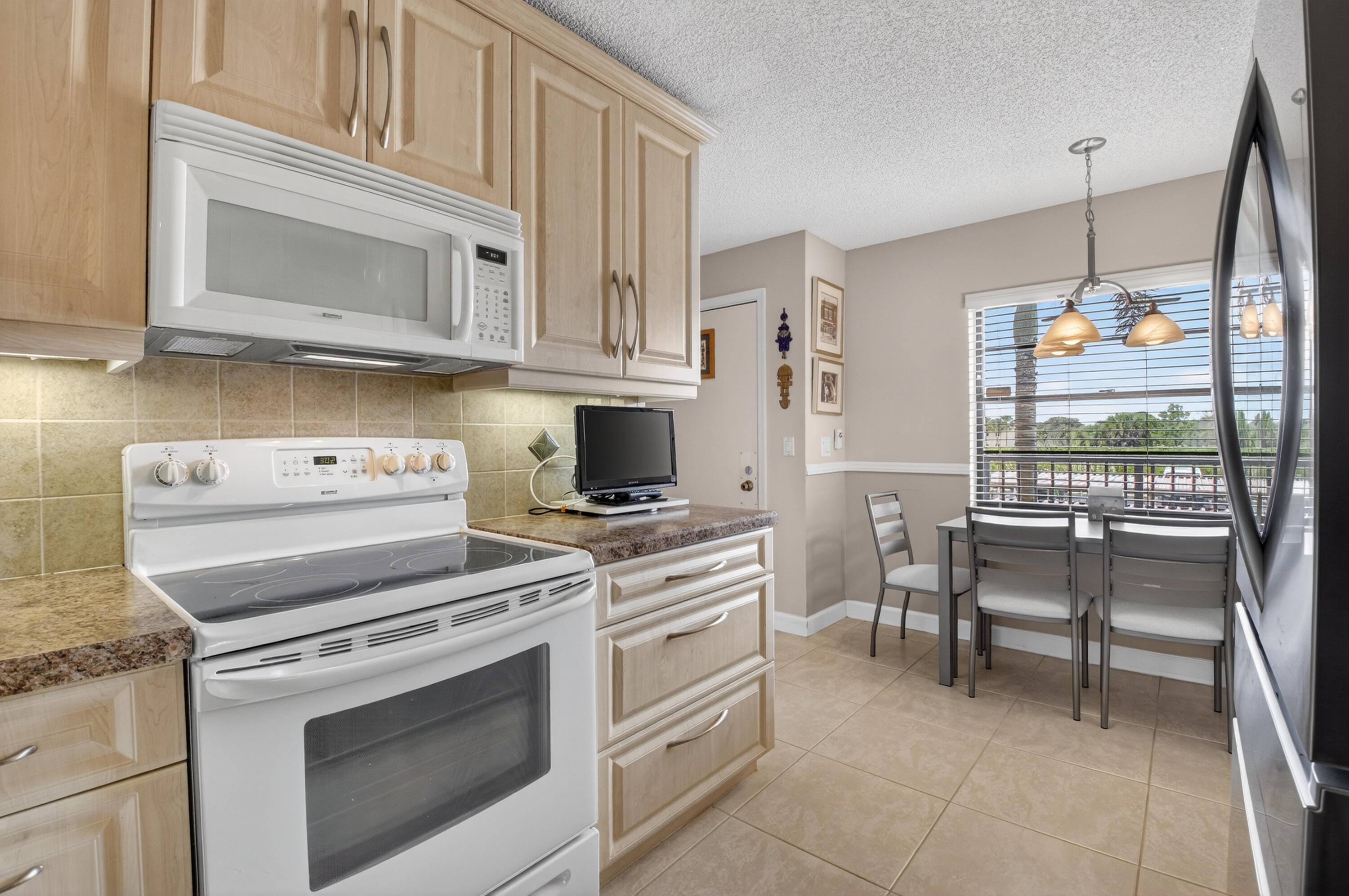 9260 Southwest 14th Street, Unit 2207 Boca Raton, FL 33428 - Photo 10 of 51 Kitchen