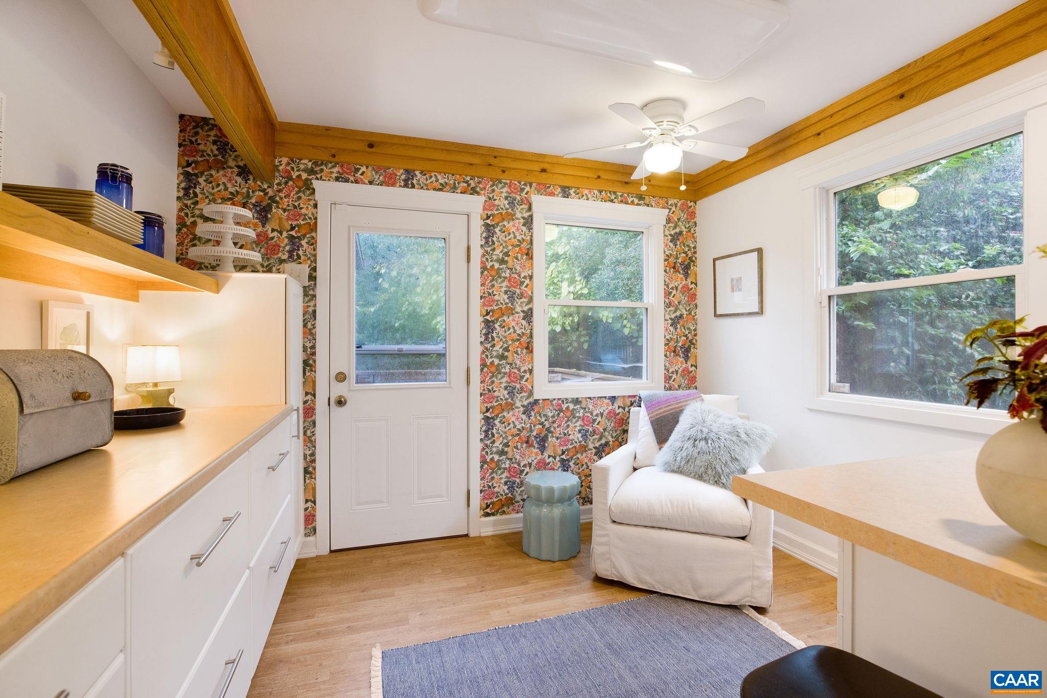 113 Altamont Circle Charlottesville, VA 22902 - Photo 14 of 43 a living room with furniture and a large window