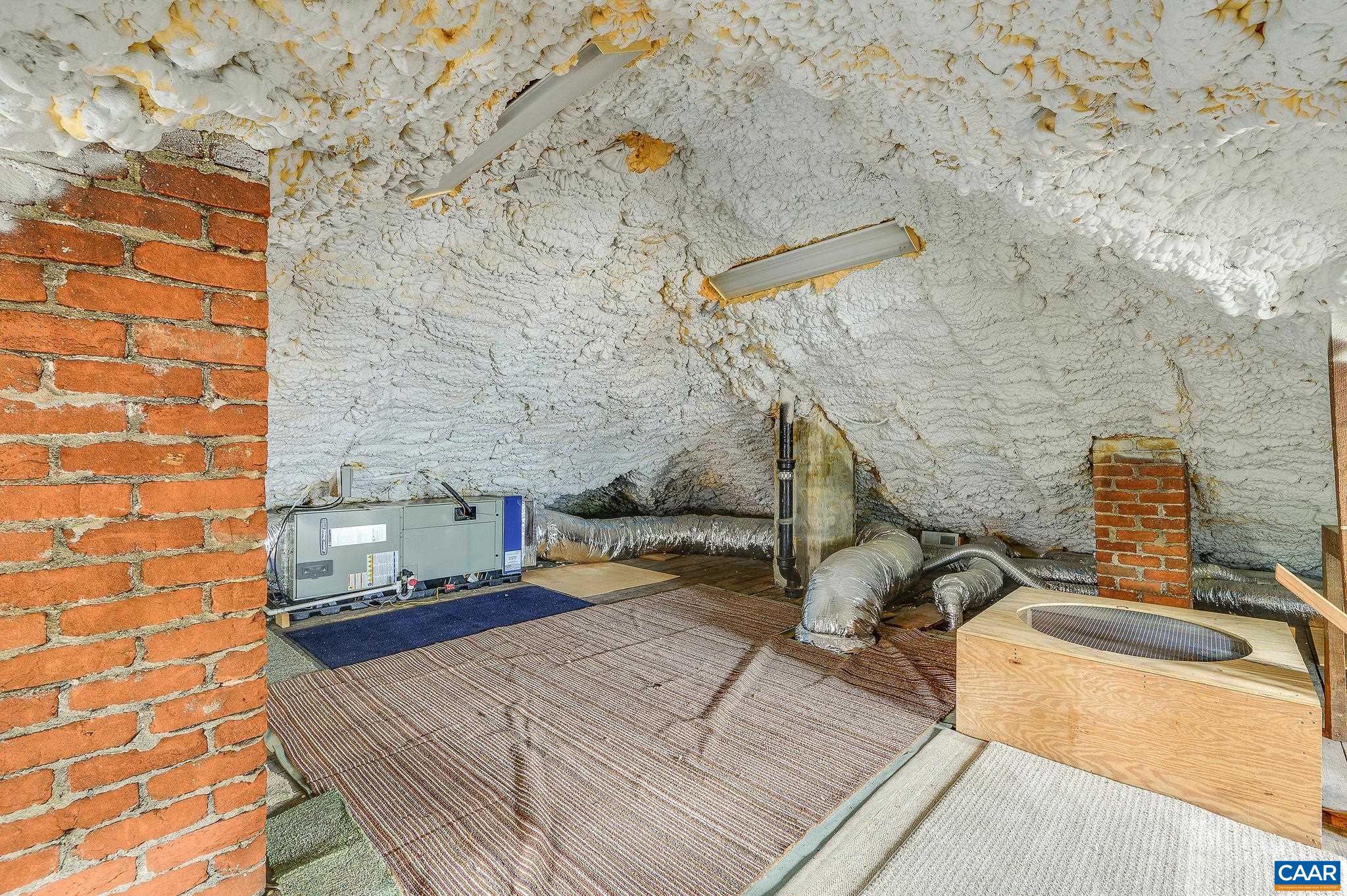 113 Altamont Circle Charlottesville, VA 22902 - Photo 25 of 43 a picture of a bathroom with mirror and shower