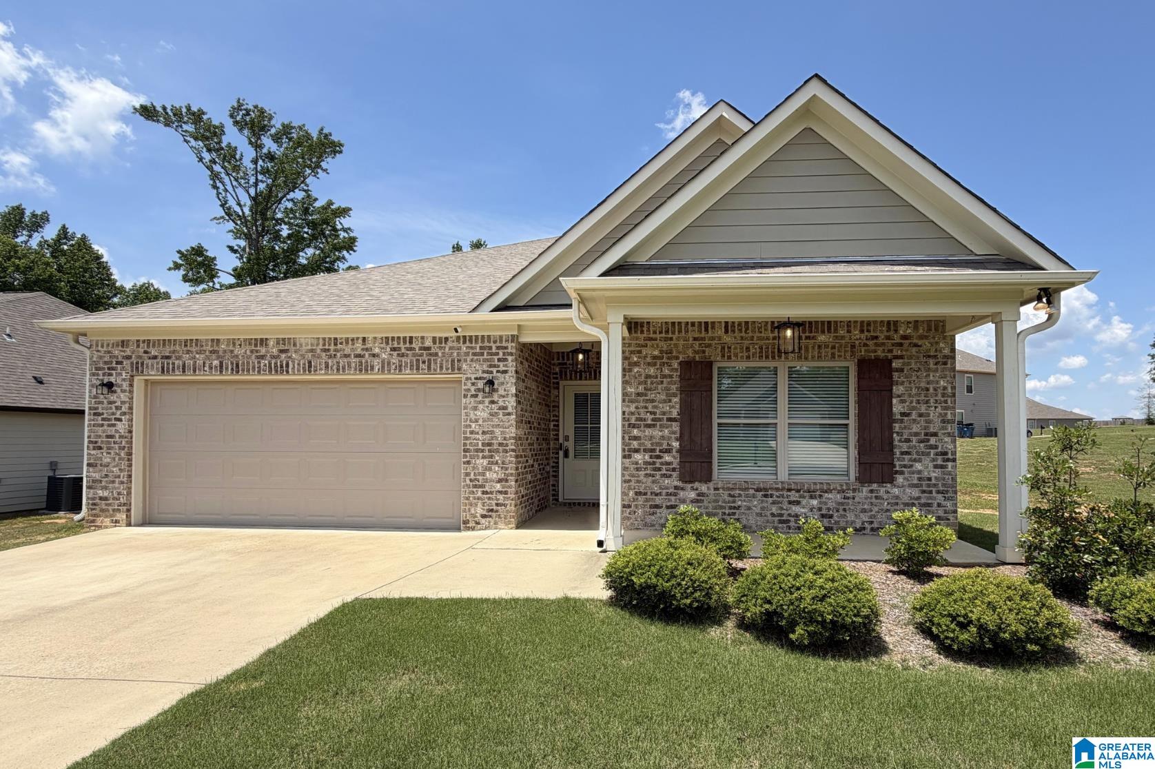 65 Ridgeview Circle Jemison, AL 35085 - Photo 2 of 41