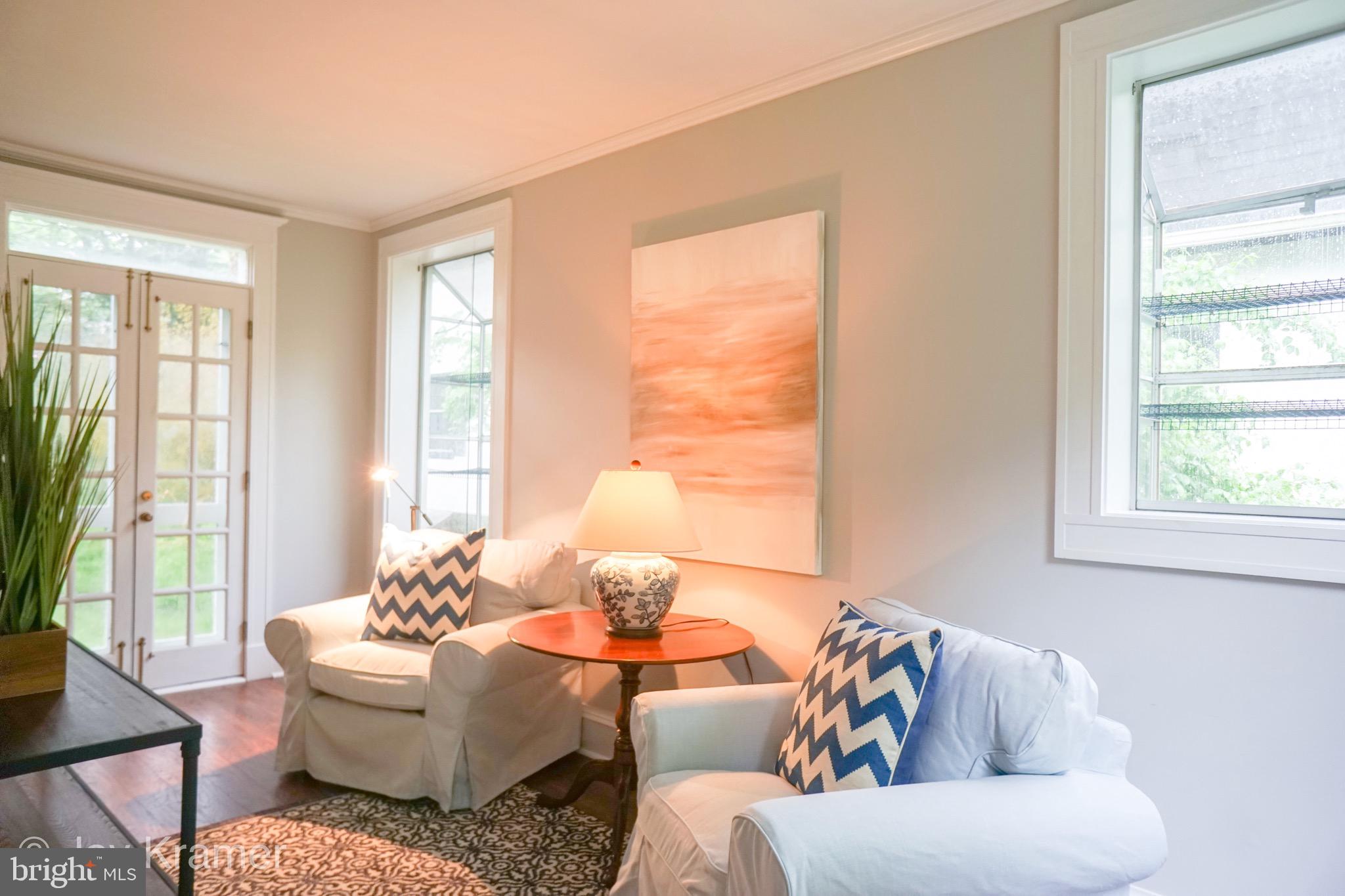 4911 Falls Rd Terrace Baltimore, MD 21210 - Photo 11 of 34 Sunroom