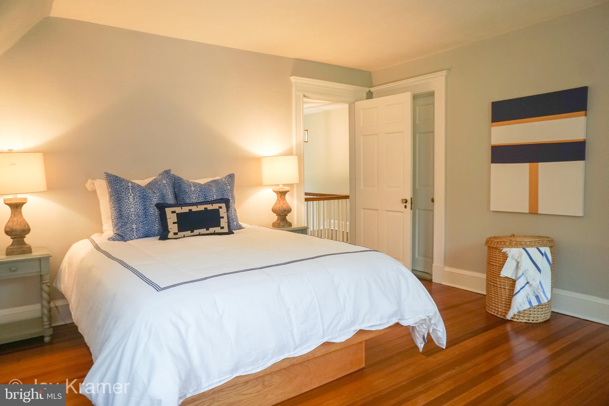 4911 Falls Rd Terrace Baltimore, MD 21210 - Photo 24 of 34 Spacious master bedroom