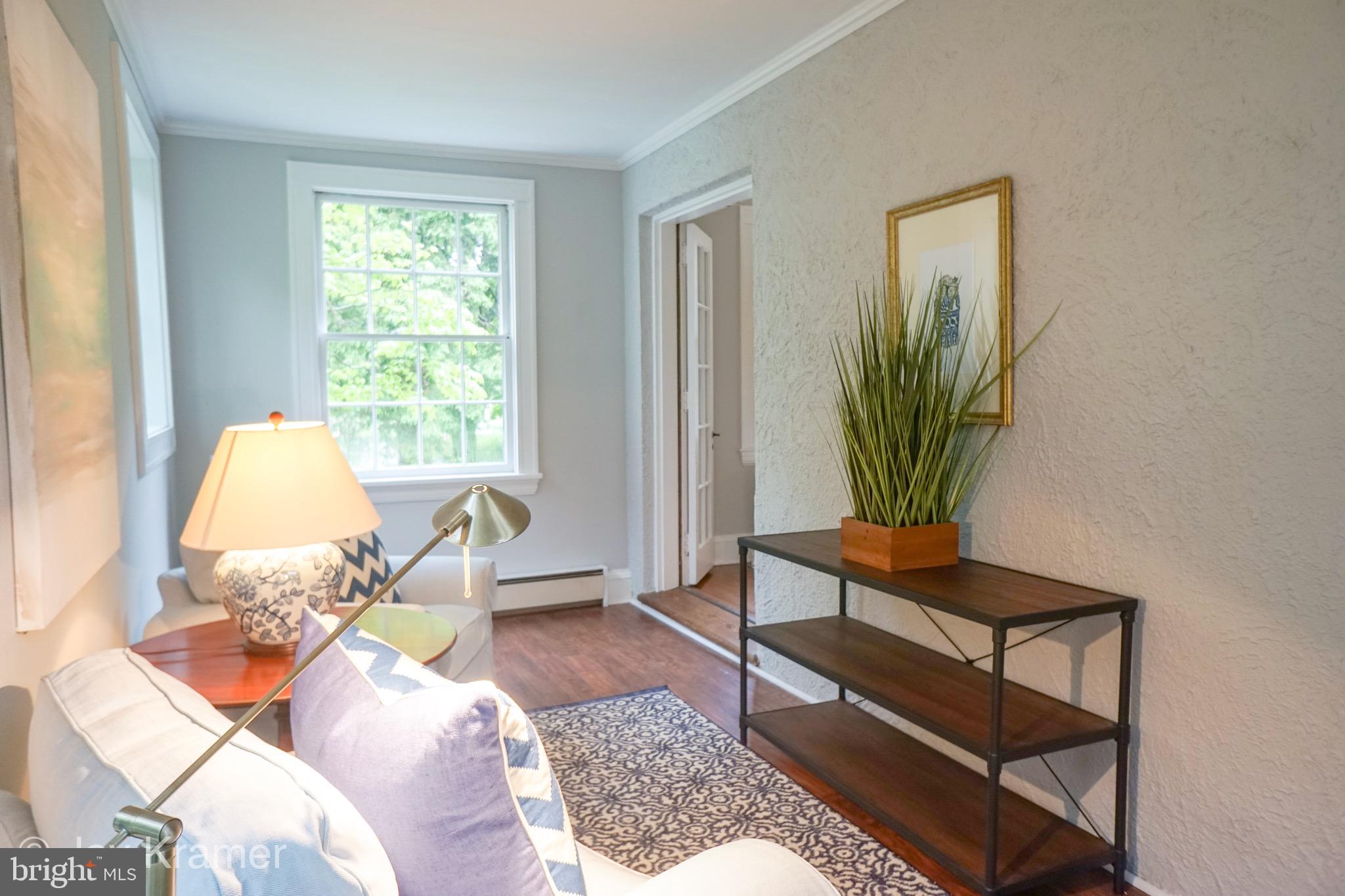 4911 Falls Rd Terrace Baltimore, MD 21210 - Photo 10 of 34 Sunroom