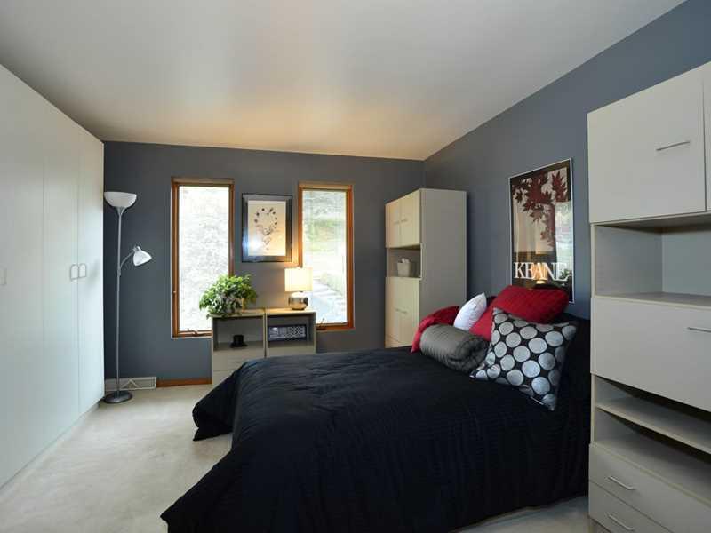 24 Club Road Rosslyn Farms, PA 15106 - Photo 15 of 25 Bedroom.