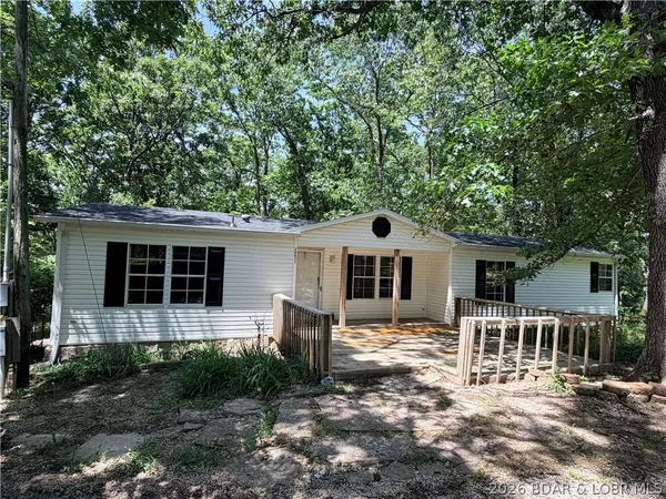 $199,900 | 26877 Arrowhead Cove Drive, Rocky Mount, MO 65072