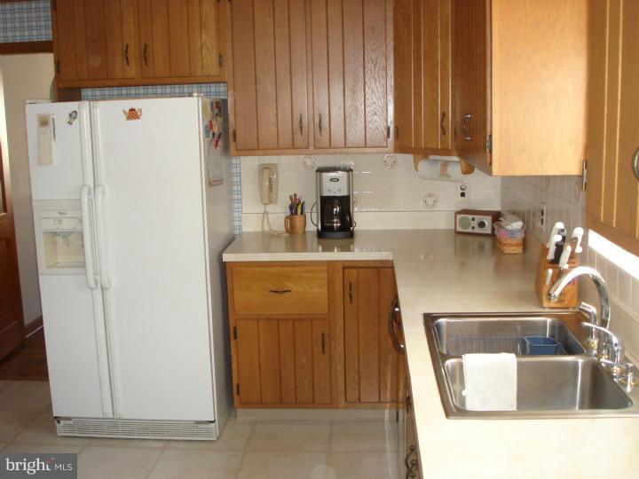 433 Maplewood Road Springfield, PA 19064 - Photo 7 of 17 Kitchen