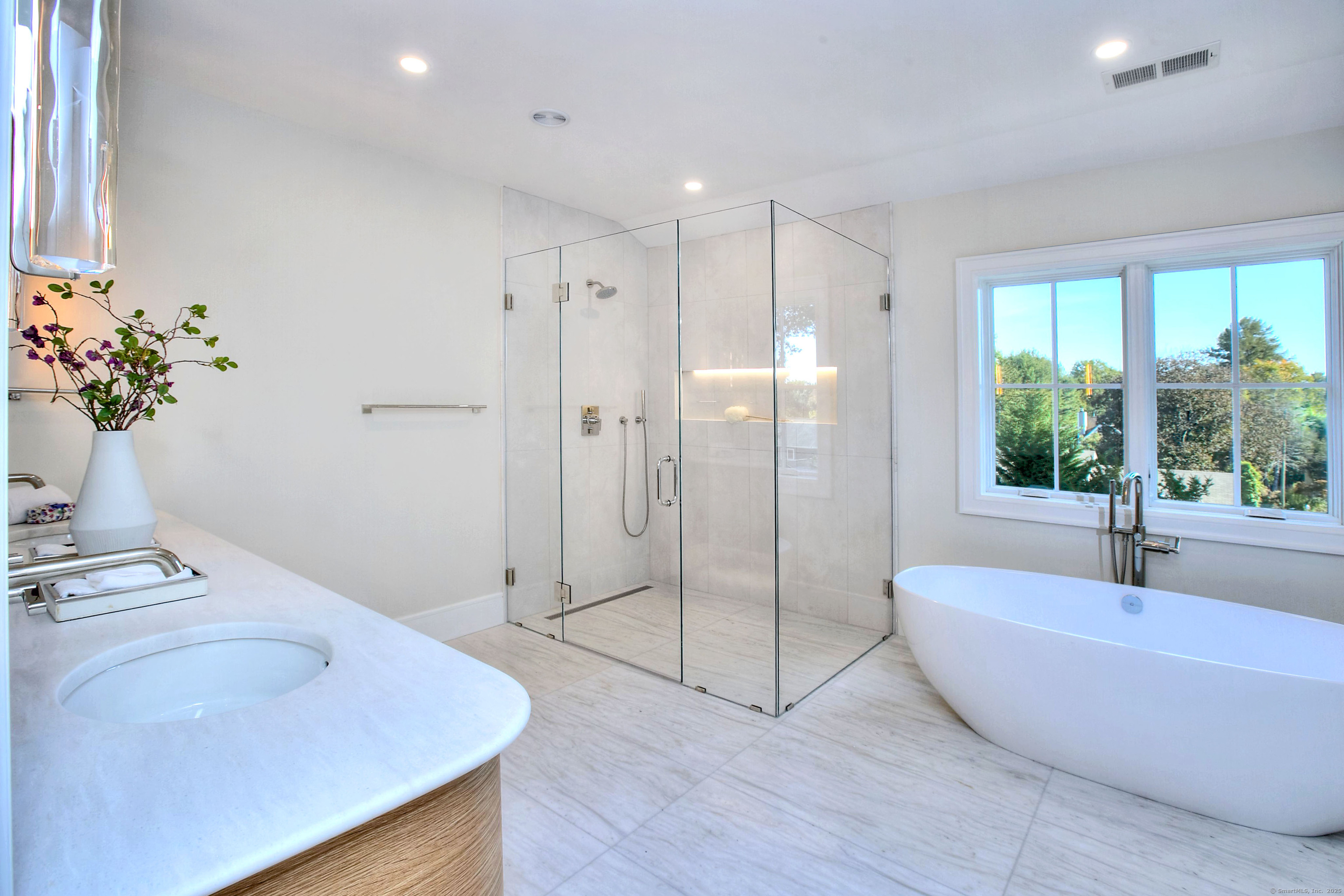3 Hickory Hill Road Westport, CT 06880 - Photo 21 of 34 a spacious bathroom with a tub shower and sink