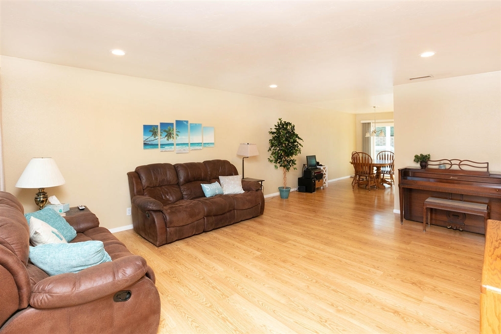 1838 Rees Road San Marcos, CA 92069 - Photo 3 of 19