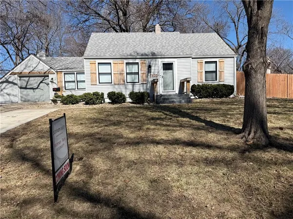 $475,000 | 7800 West 64th Street, Mission, KS 66202