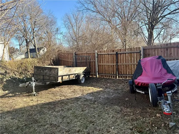 $475,000 | 7800 West 64th Street, Mission, KS 66202