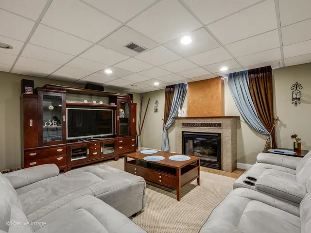 $407,000 | 2008 Clematis Drive, Algonquin, IL 60102