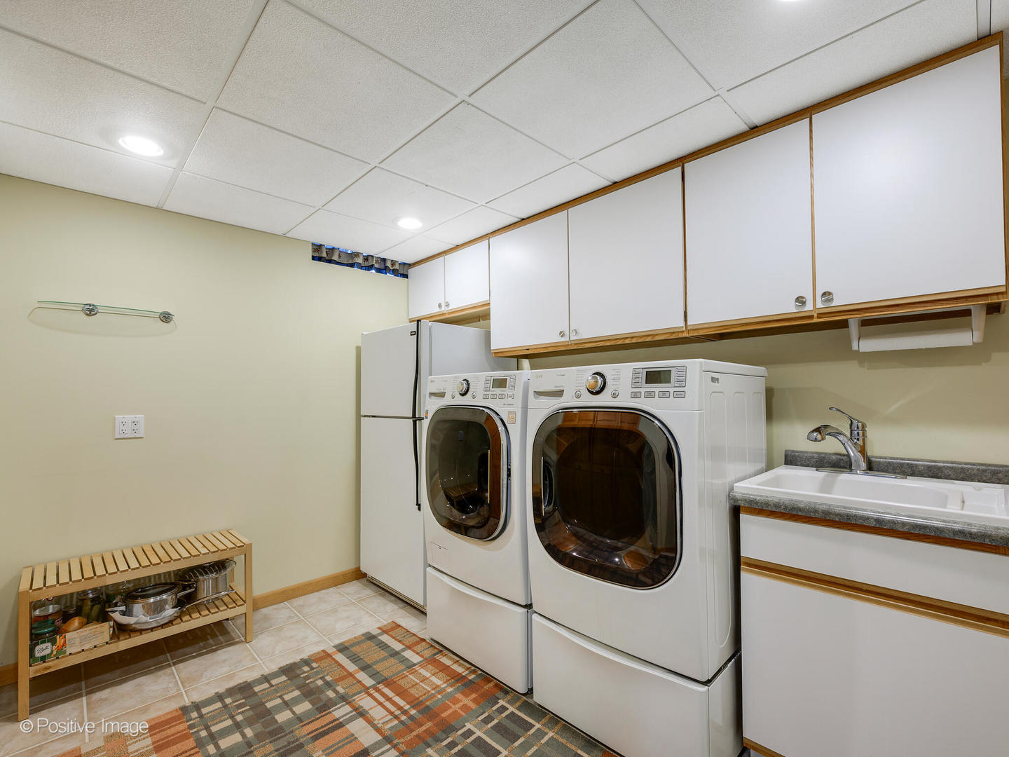 2008 Clematis Drive Algonquin, IL 60102 - Photo 21 of 25 a utility room with dryer and washer
